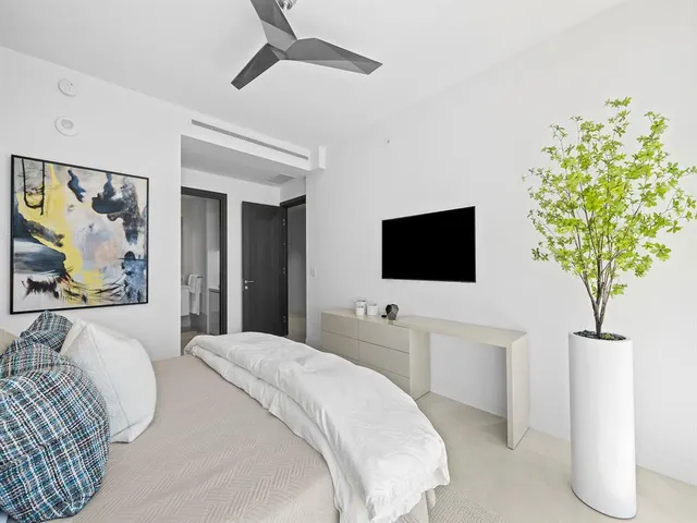 $6,999,000 | 920 Intracoastal Drive, Unit PH1, Fort Lauderdale, FL 33304