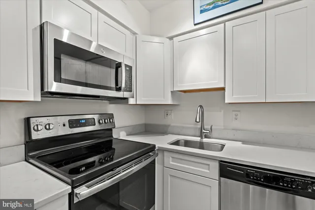 $550,000 | 2400 Clarendon Boulevard, Unit 606, Arlington, VA 22201