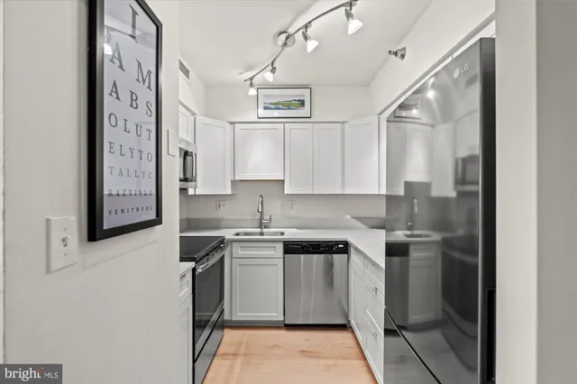 $550,000 | 2400 Clarendon Boulevard, Unit 606, Arlington, VA 22201