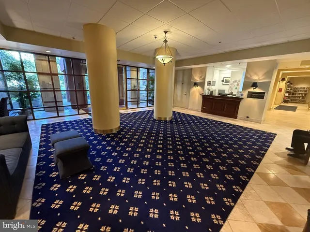 $550,000 | 2400 Clarendon Boulevard, Unit 606, Arlington, VA 22201