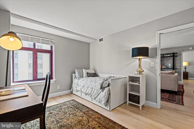 $550,000 | 2400 Clarendon Boulevard, Unit 606, Arlington, VA 22201