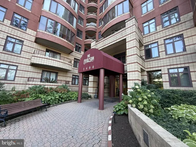 $550,000 | 2400 Clarendon Boulevard, Unit 606, Arlington, VA 22201