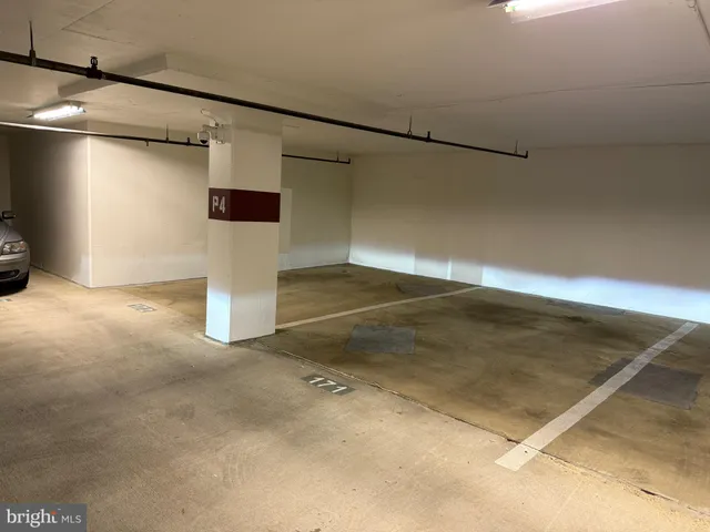 $550,000 | 2400 Clarendon Boulevard, Unit 606, Arlington, VA 22201