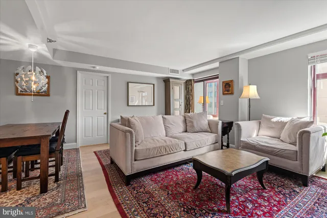 $550,000 | 2400 Clarendon Boulevard, Unit 606, Arlington, VA 22201