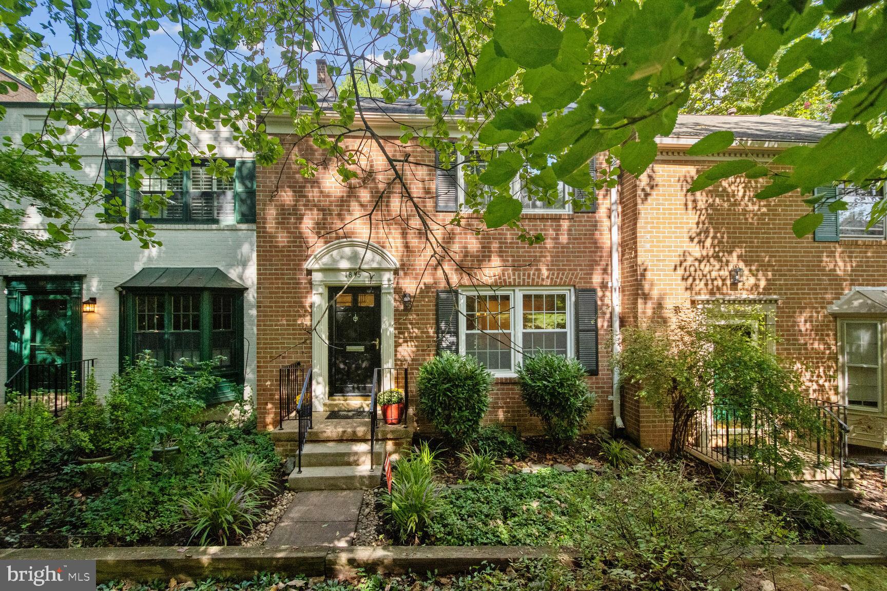 1815 Wainwright Drive Reston, VA 20190 - Photo 1 of 31 Brick townhouse Front and back brick