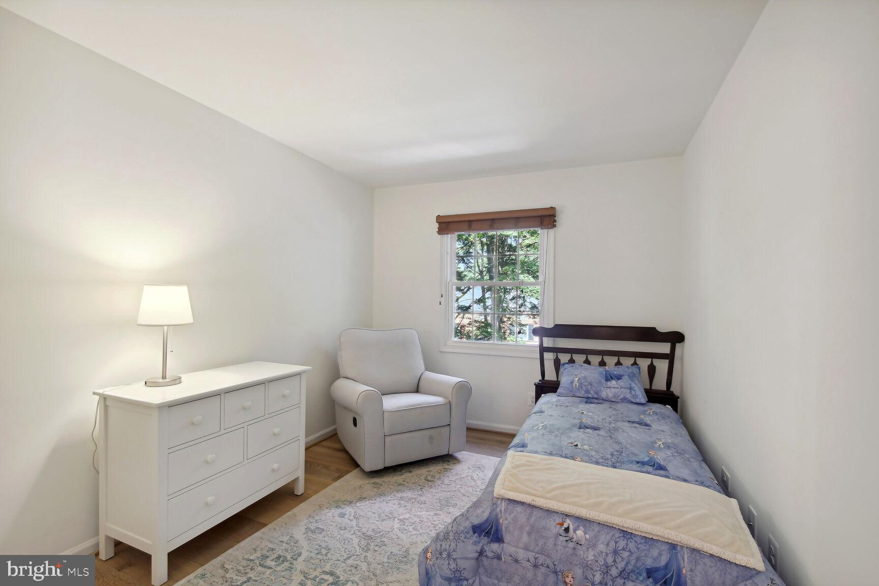 1815 Wainwright Drive Reston, VA 20190 - Photo 15 of 31 2nd bedroom