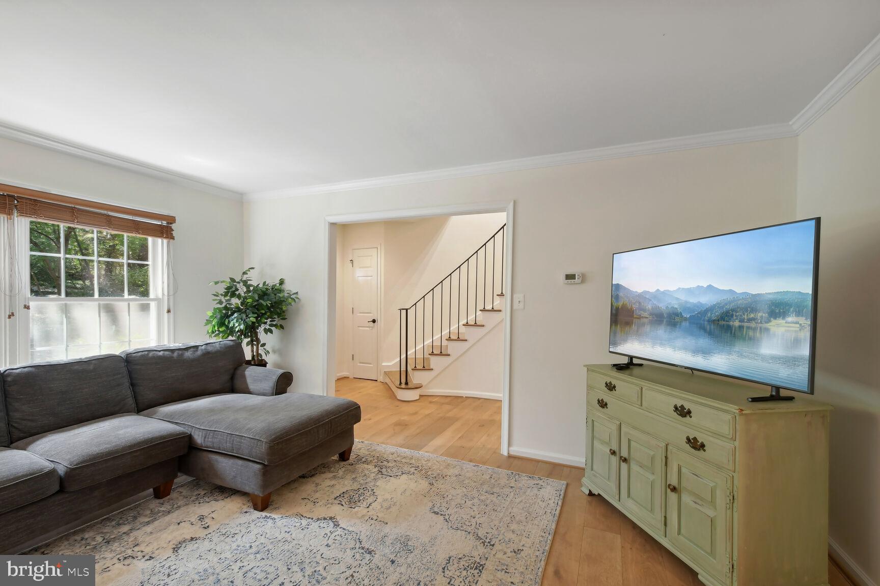 1815 Wainwright Drive Reston, VA 20190 - Photo 6 of 31