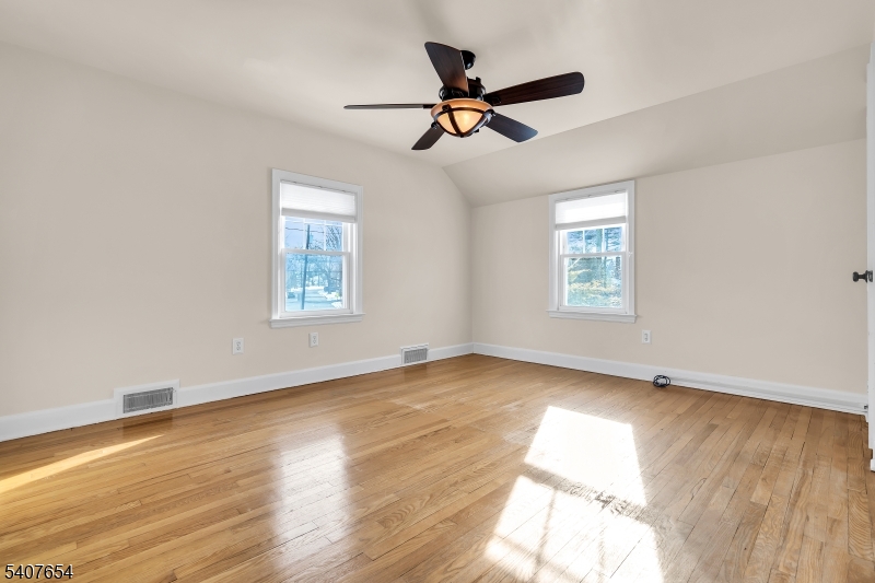 303 Ashland Road Middlesex, NJ 08846 - Photo 20 of 34