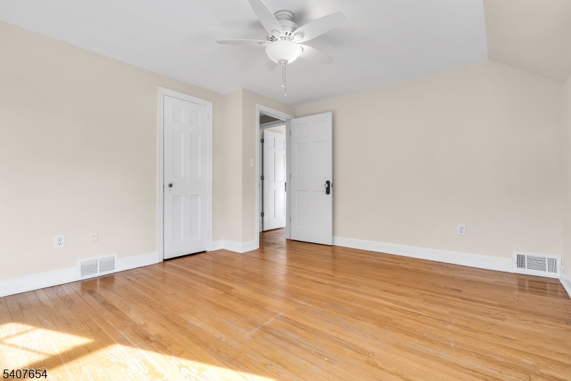 303 Ashland Road Middlesex, NJ 08846 - Photo 21 of 34