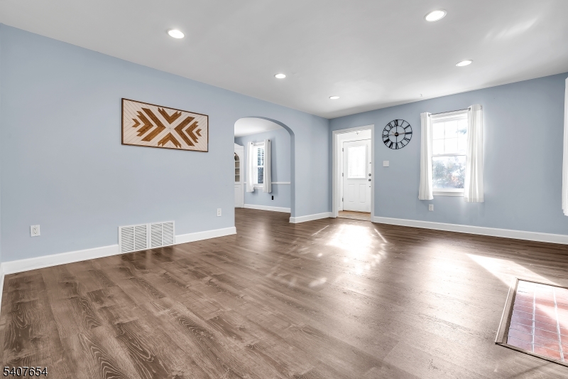 303 Ashland Road Middlesex, NJ 08846 - Photo 3 of 34