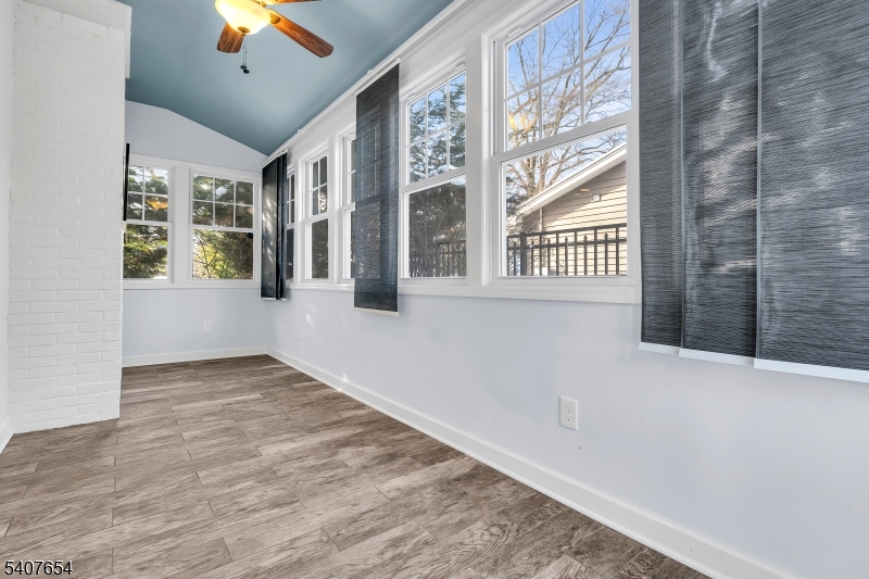 303 Ashland Road Middlesex, NJ 08846 - Photo 6 of 34