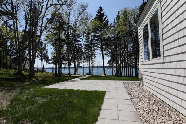 $2,100,000 | 101 Cow Point, Roque Bluffs, ME 04654