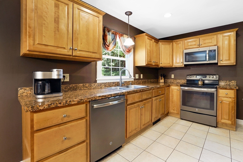 41 Brainard Road Wilbraham, MA 01095 - Photo 6 of 31 Gallery Image 6