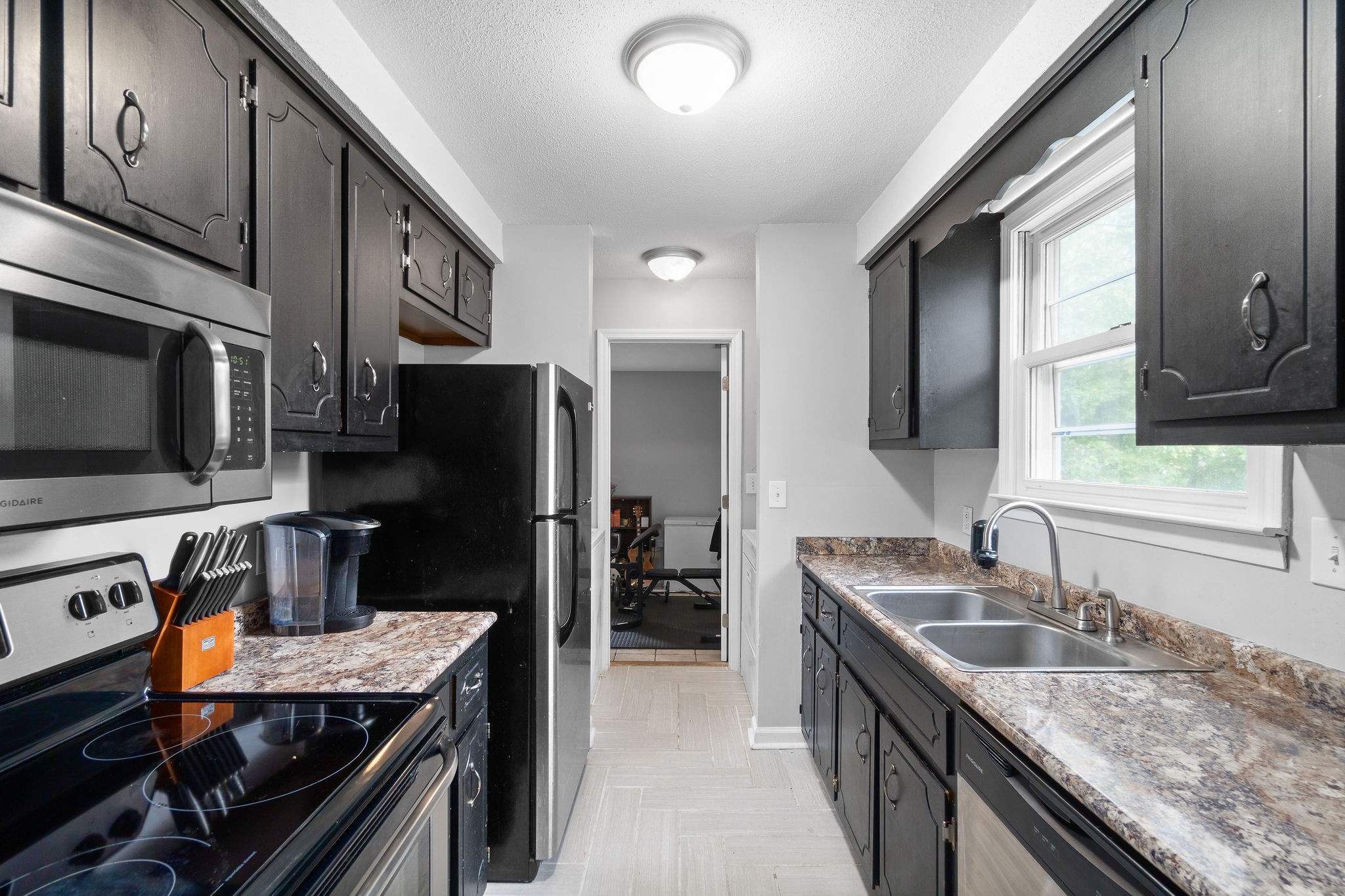558 Wooten Road Clarksville, TN 37042 - Photo 13 of 35 Gallery Image 13