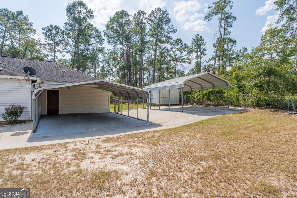 301 Ridge Lane Douglas, GA 31533 - Photo 4 of 26