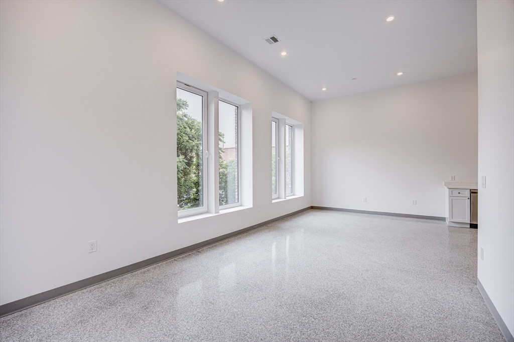 80 Middlesex Street, Unit 306 Lowell, MA 01852 - Photo 5 of 24