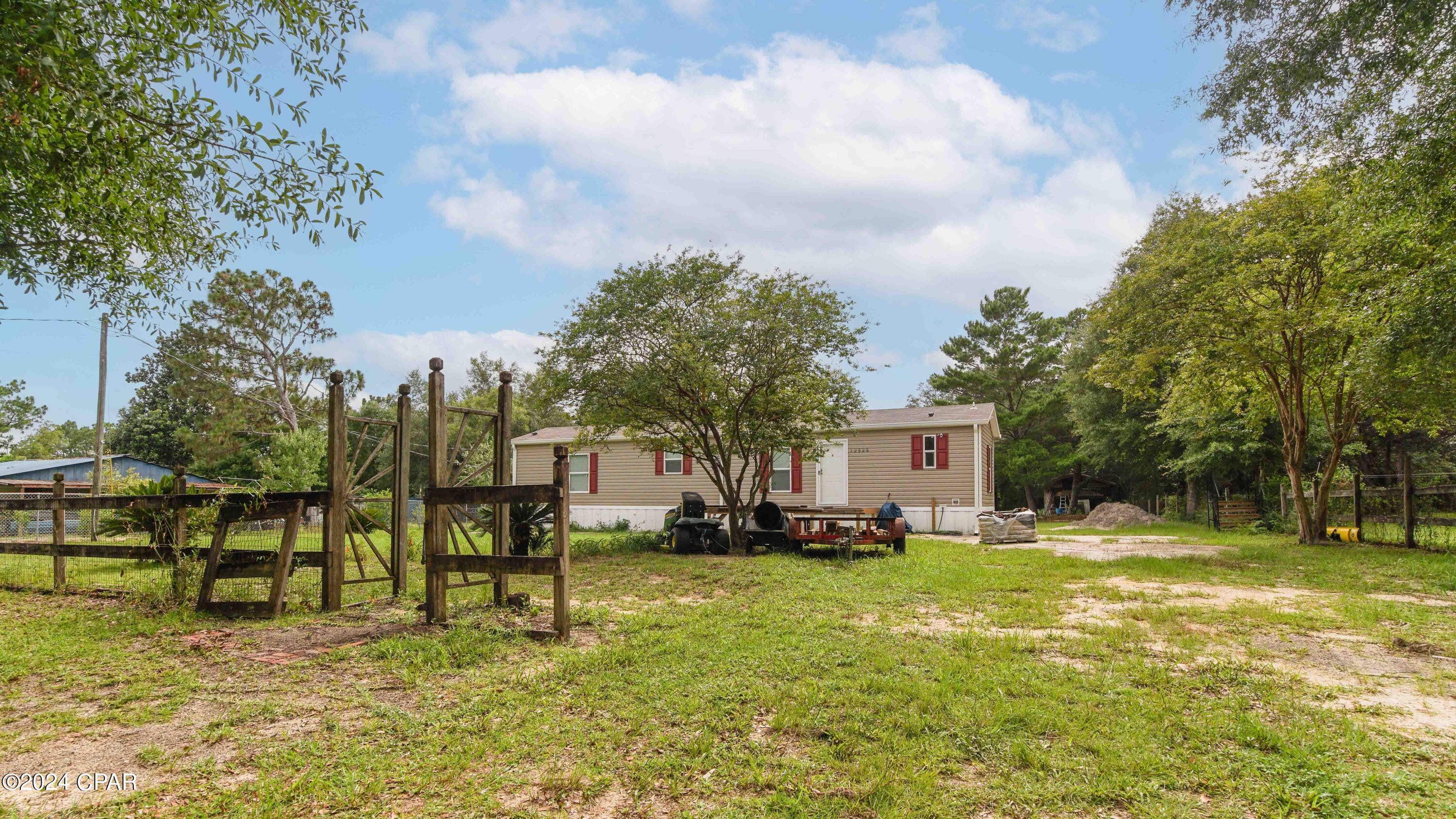 12525 Perkins Road Southport, FL 32409 - Photo 12 of 39