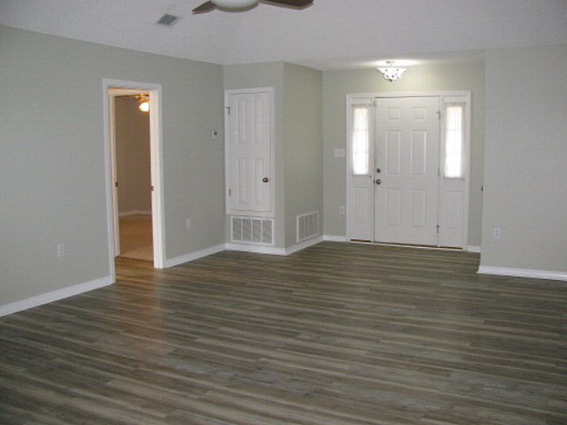 155 Pennbrooke Loop Foley, AL 36535 - Photo 6 of 32 Living Room View 2