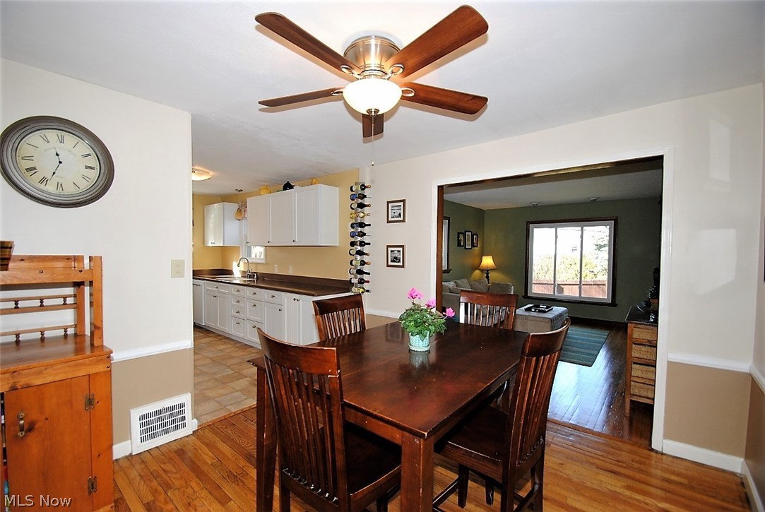 1408 Croyden Road Lyndhurst, OH 44124 - Photo 5 of 20