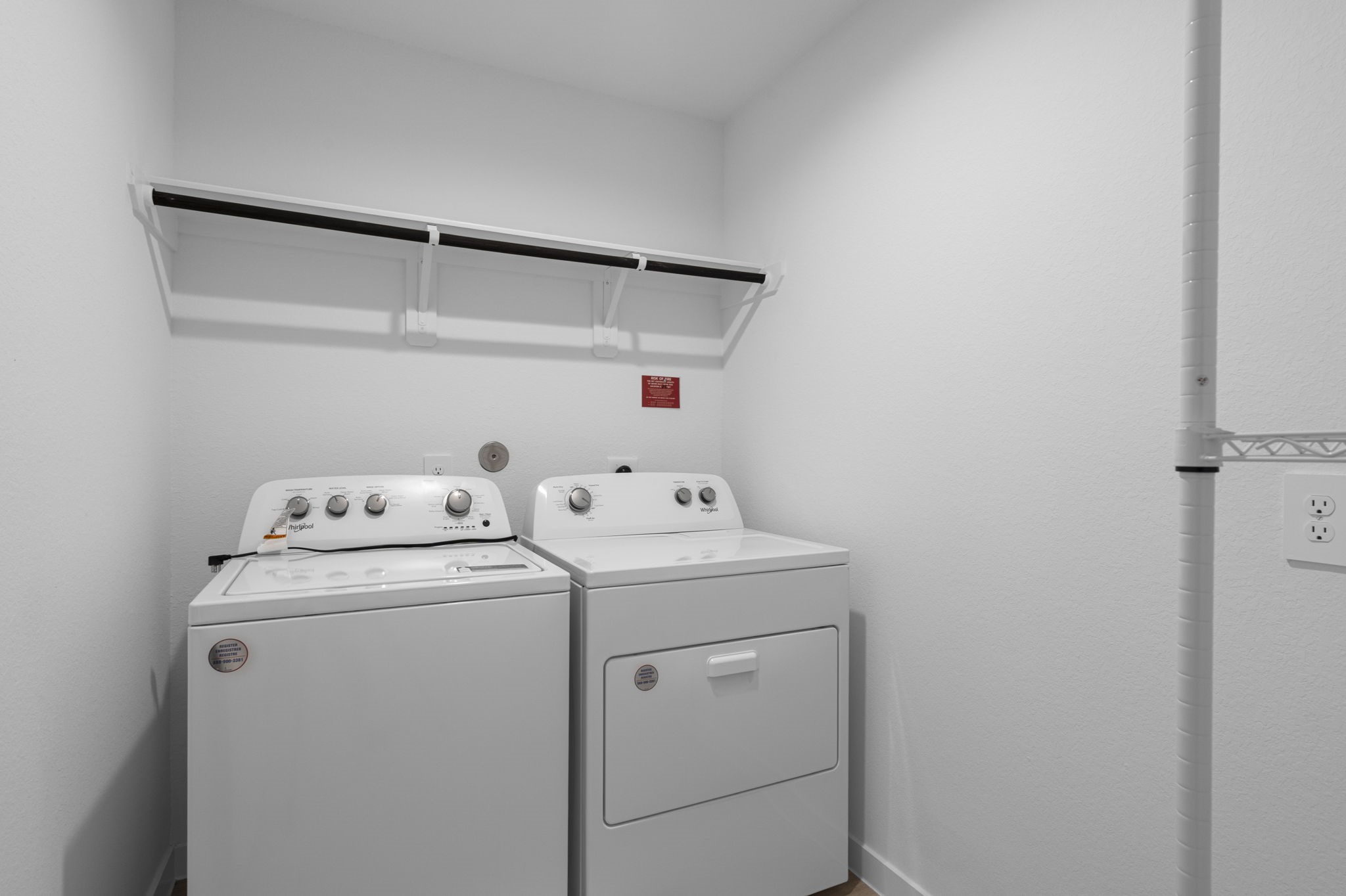 2804 Willow Gulch Way Rosenberg, TX 77469 - Photo 15 of 22 Laundry room