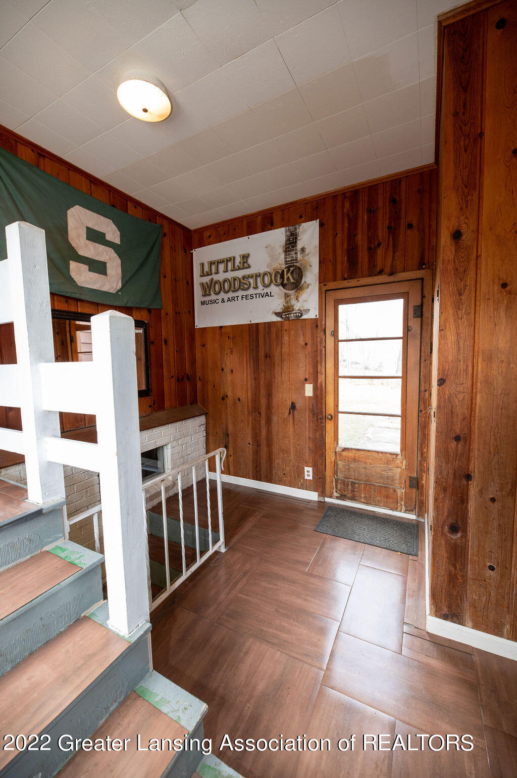 4538 Holt Road Holt, MI 48842 - Photo 5 of 47 Breezeway