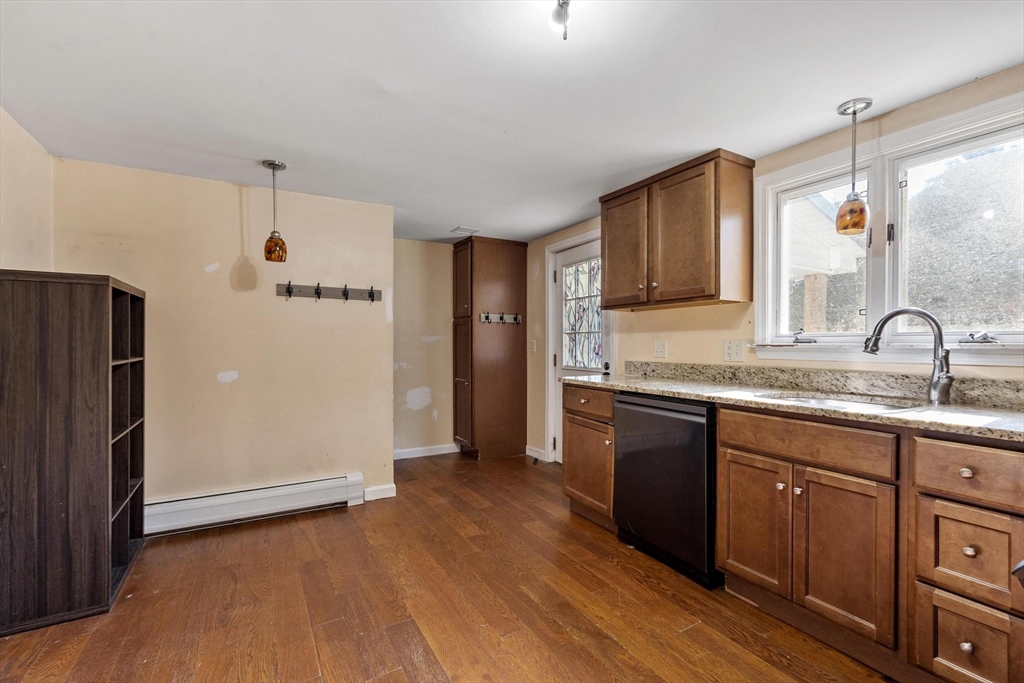 28 Wellesley Street Athol, MA 01331 - Photo 12 of 23
