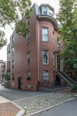 $1,850,000 | 208 West Canton Street, Unit 1, Boston, MA 02116