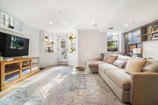 $1,850,000 | 208 West Canton Street, Unit 1, Boston, MA 02116