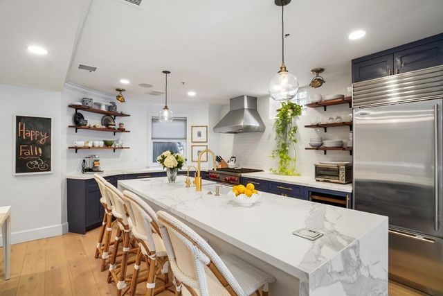$1,850,000 | 208 West Canton Street, Unit 1, Boston, MA 02116