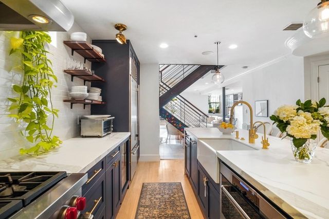 $1,850,000 | 208 West Canton Street, Unit 1, Boston, MA 02116