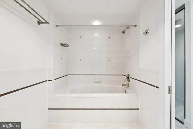 $2,750 | 307 Yoakum Parkway, Unit 519, Alexandria, VA 22304