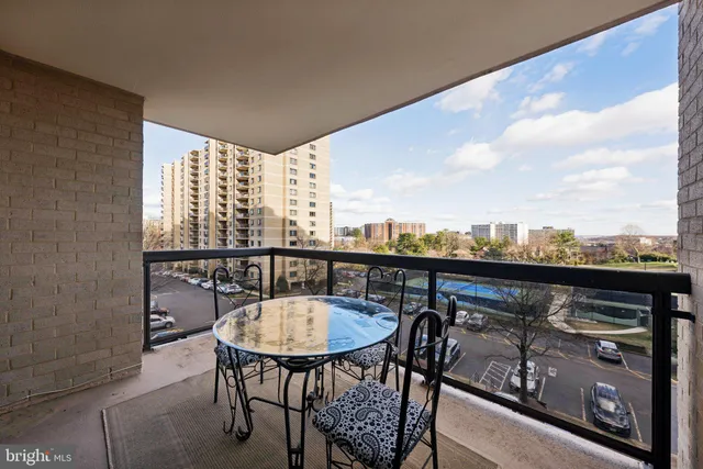 $2,750 | 307 Yoakum Parkway, Unit 519, Alexandria, VA 22304