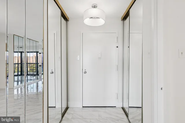 $2,750 | 307 Yoakum Parkway, Unit 519, Alexandria, VA 22304