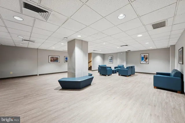 $2,750 | 307 Yoakum Parkway, Unit 519, Alexandria, VA 22304