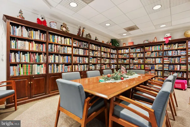 $2,750 | 307 Yoakum Parkway, Unit 519, Alexandria, VA 22304