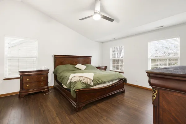 $425,000 | 75 Woodland Park Circle, Gilberts, IL 60136