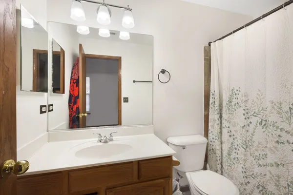 $425,000 | 75 Woodland Park Circle, Gilberts, IL 60136