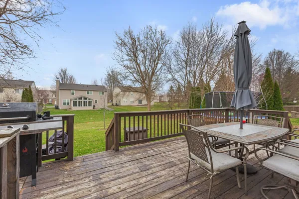 $425,000 | 75 Woodland Park Circle, Gilberts, IL 60136