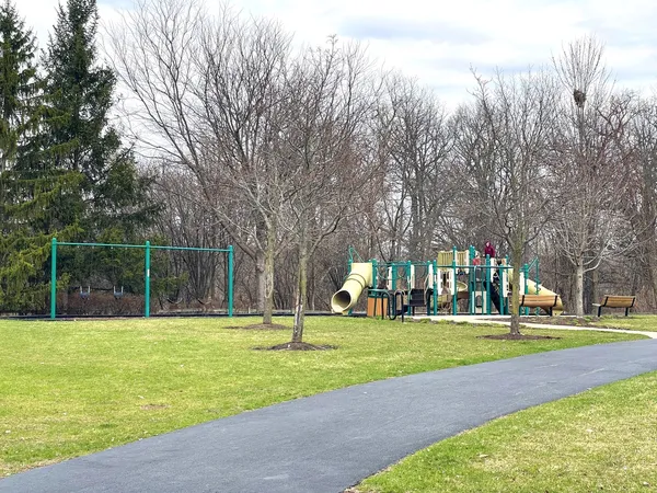 $425,000 | 75 Woodland Park Circle, Gilberts, IL 60136