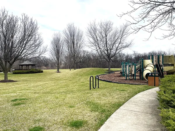 $425,000 | 75 Woodland Park Circle, Gilberts, IL 60136