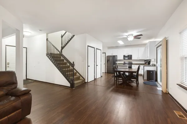 $425,000 | 75 Woodland Park Circle, Gilberts, IL 60136