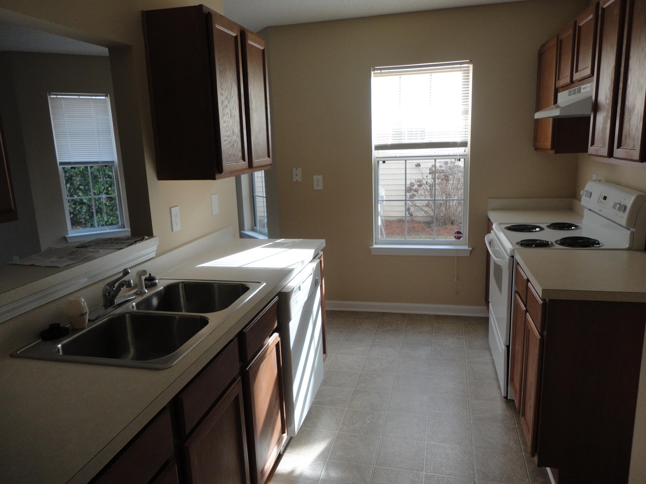 9291 Ayscough Road Summerville, SC 29485 - Photo 2 of 10 Kitchen
