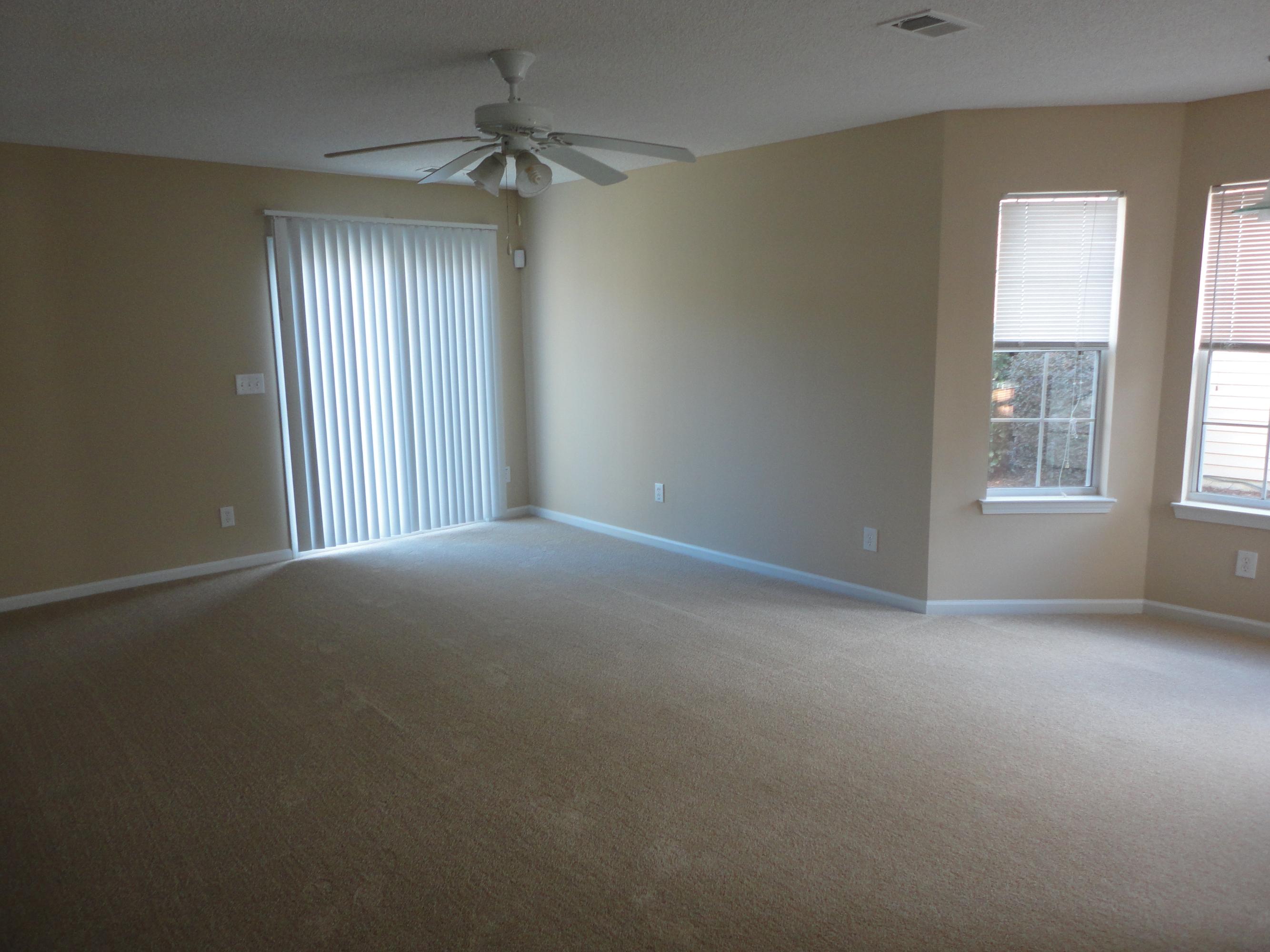 9291 Ayscough Road Summerville, SC 29485 - Photo 3 of 10 Living Room