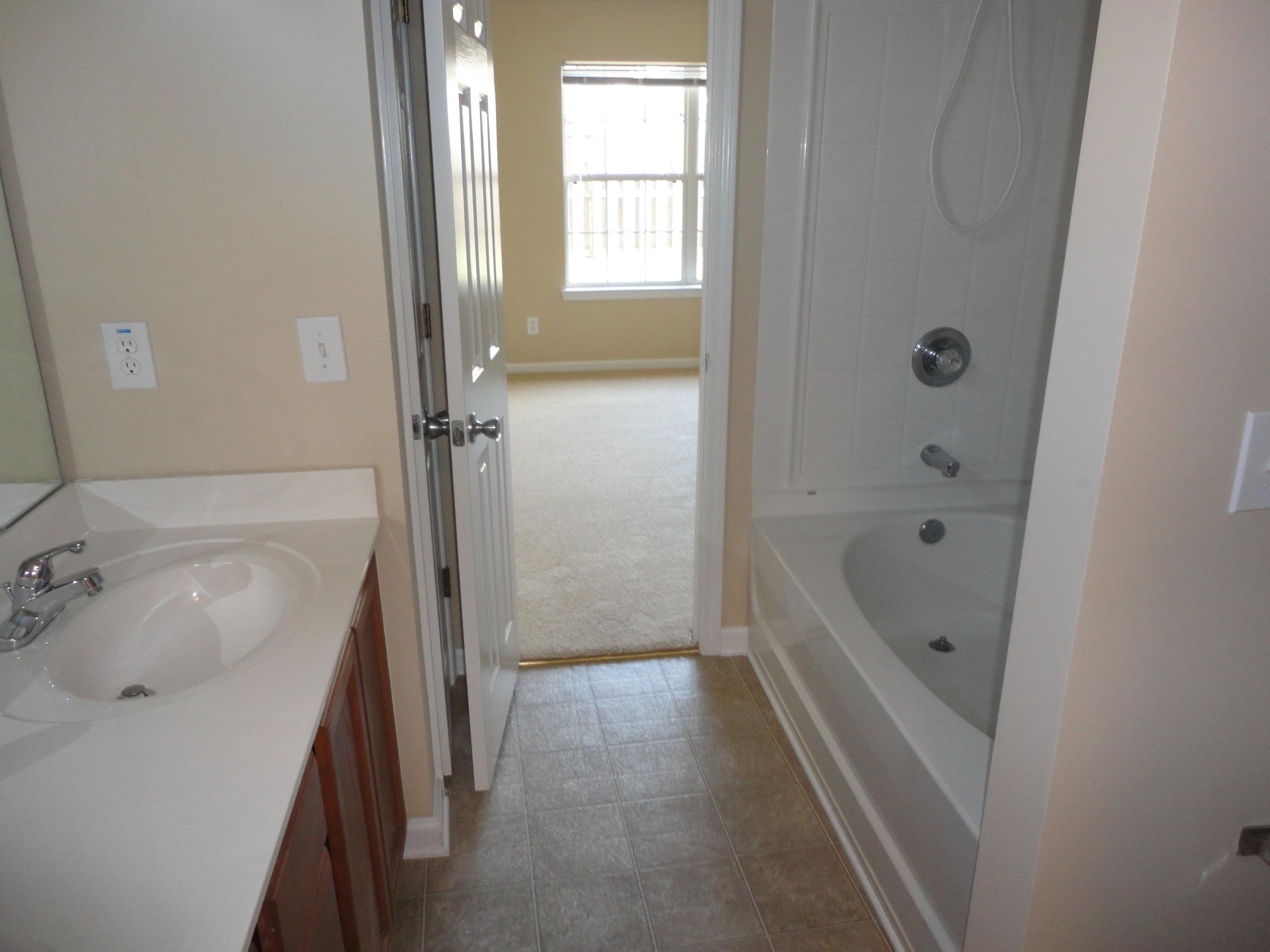9291 Ayscough Road Summerville, SC 29485 - Photo 8 of 10 Bathroom