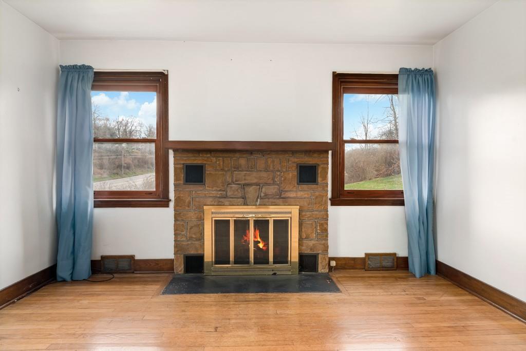 1038 Pittsburgh Road Valencia, PA 16059 - Photo 16 of 25 a view of a livingroom with a fireplace