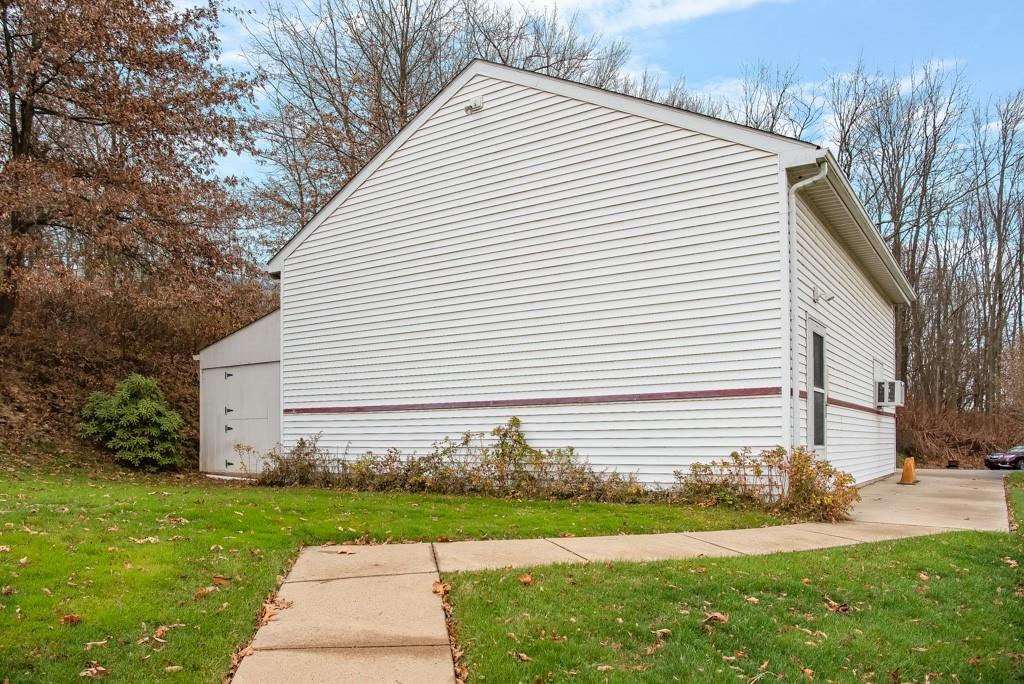 1038 Pittsburgh Road Valencia, PA 16059 - Photo 4 of 25 a view of a house with a yard