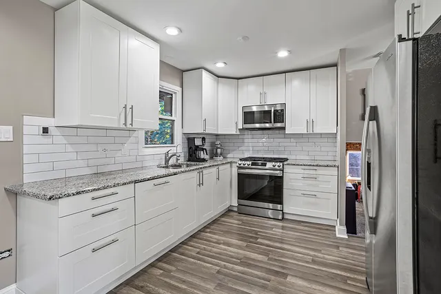 $450,000 | 417 Glenys Drive, Lemont, IL 60439