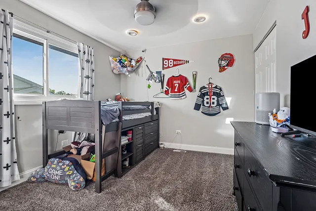 $450,000 | 417 Glenys Drive, Lemont, IL 60439