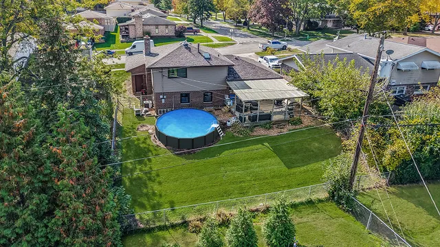 $450,000 | 417 Glenys Drive, Lemont, IL 60439