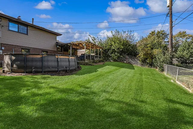 $450,000 | 417 Glenys Drive, Lemont, IL 60439